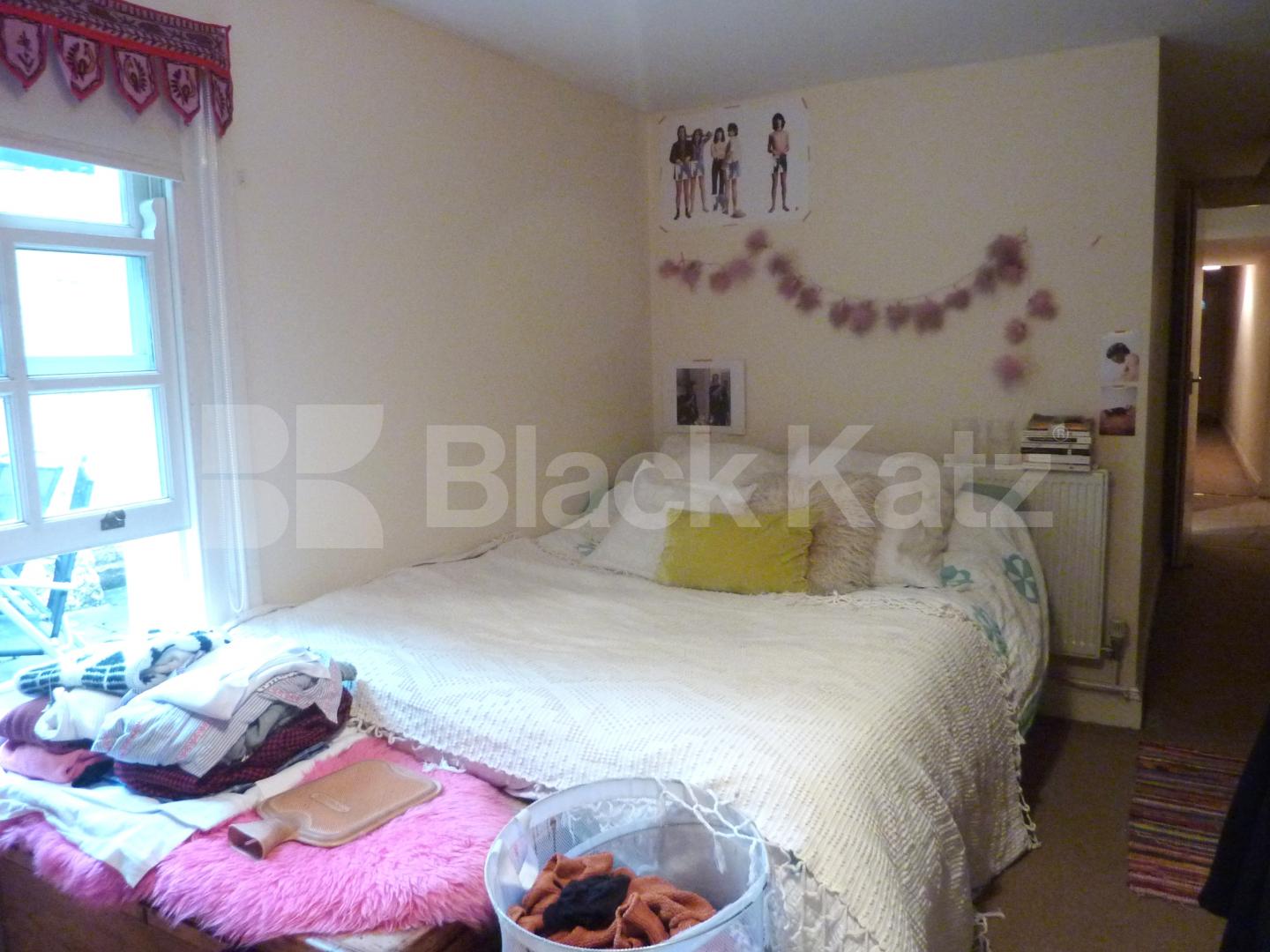 			FANTASTIC 3 BED IN MARYLEBONE!, 3 Bedroom, 1 bath, 1 reception Flat			 Cosway Street, MARYLEBONE